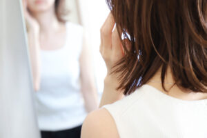 秋の肌トラブル、実は顔の「冷え」が原因？