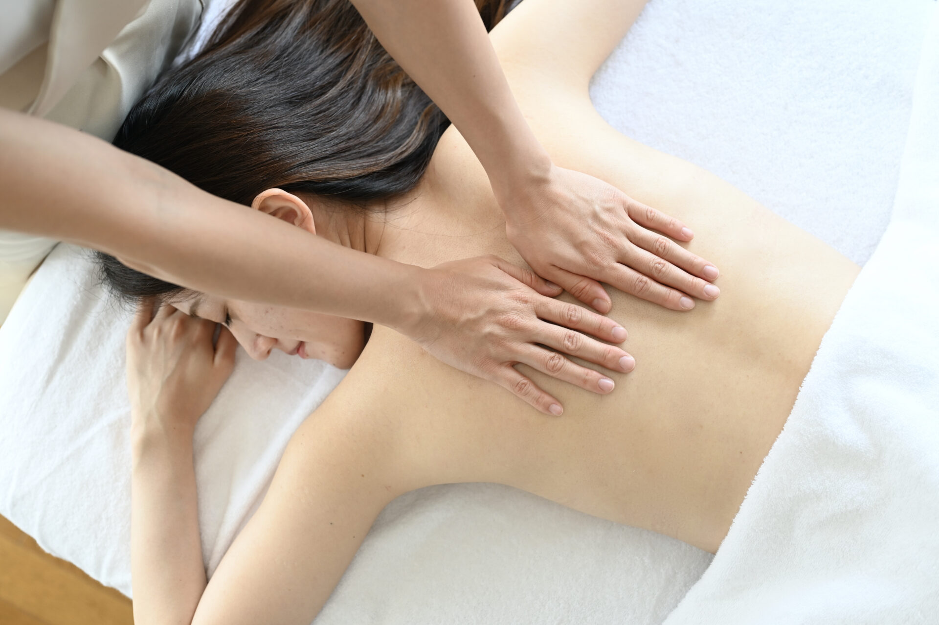 サロンドアイワールド施術風景